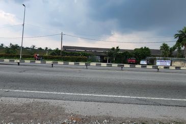 Commercial Land freehold facing main road at Telok Panglima Garang  For Sale!!
