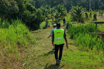 Kuala kangsar facing Highway petrol & EV station for sale 