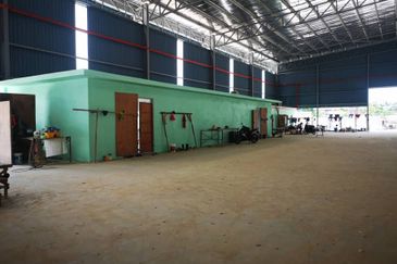 New factory with 800 amp and reasonable rental rat