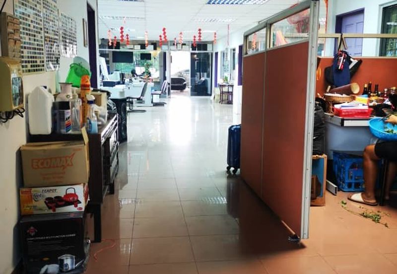 Low Rental with Spacious land Factory