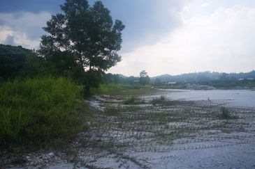 Main road Premium Industrial Land for Rent