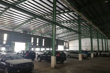 Well Kept factory with ample land