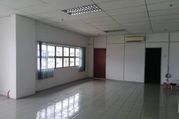 Well Kept factory with ample land