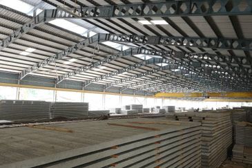 Spacious land and heavy load flooring