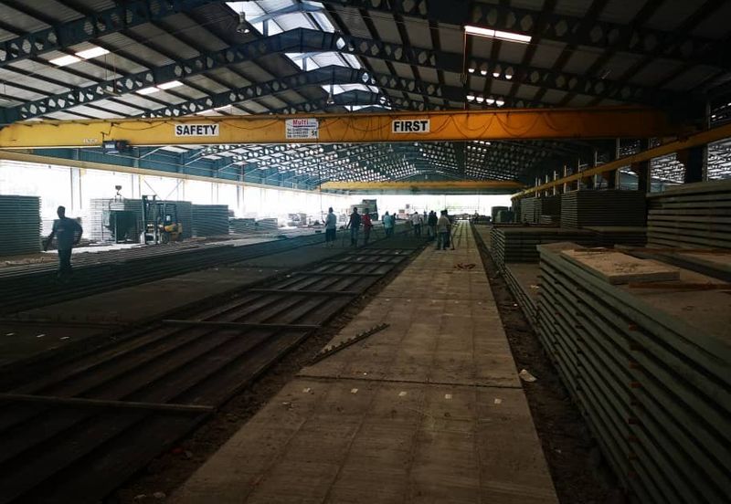 Spacious land and heavy load flooring