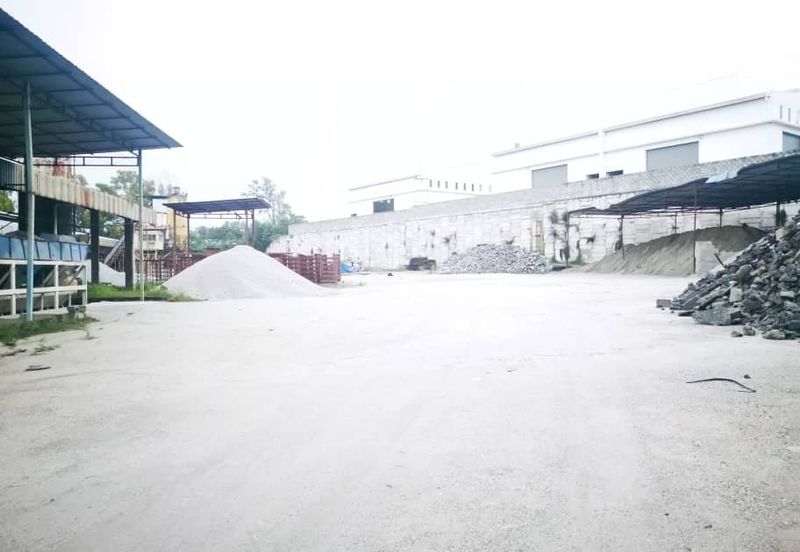 Spacious land and heavy load flooring