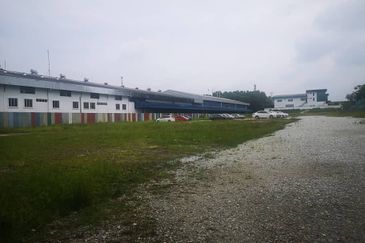 Main road 3.8 acres industrial land