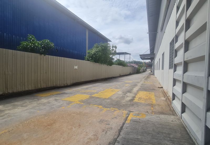 Main road Well kept Factory for Rent 