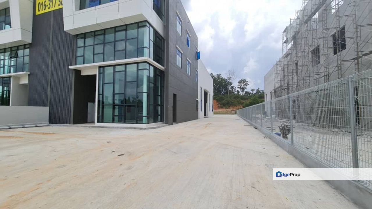 Main road and Beside Tol Plaza - Perfect Location , Selangor, Rawang