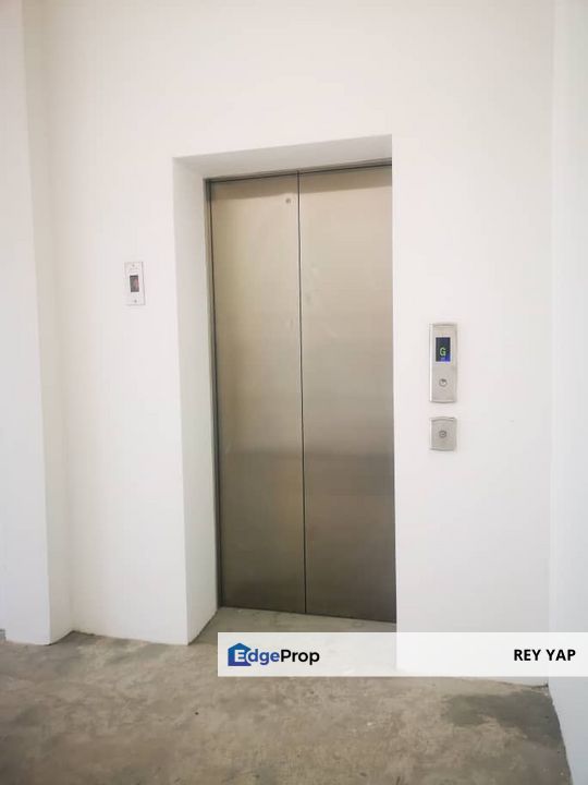 Rawang Town Exceptional 4 Storey Factory - Close to Highways, Selangor, Rawang