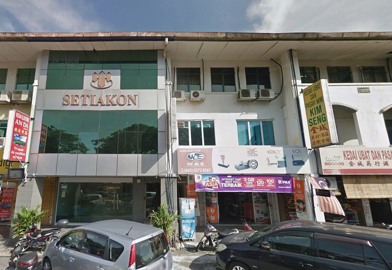 Partilally fitted office