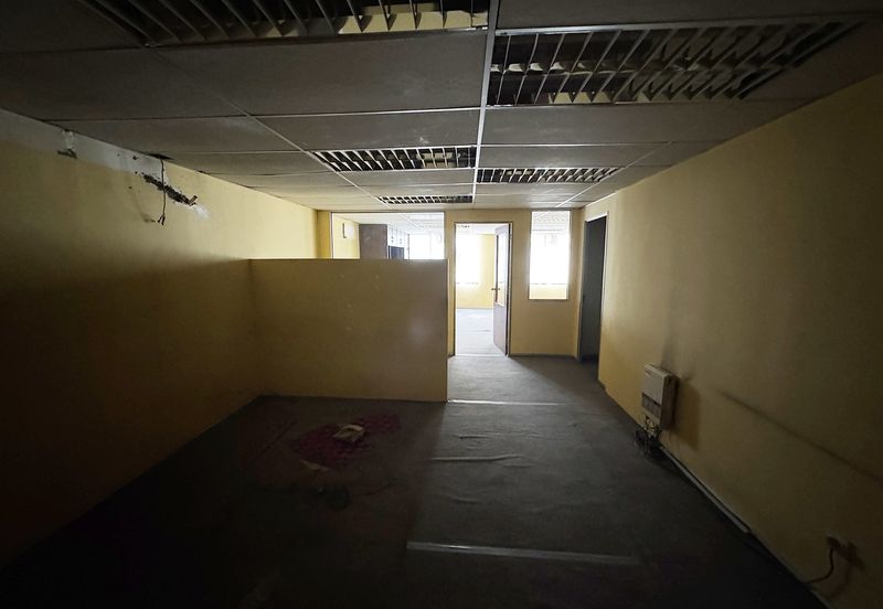 Partilally fitted office