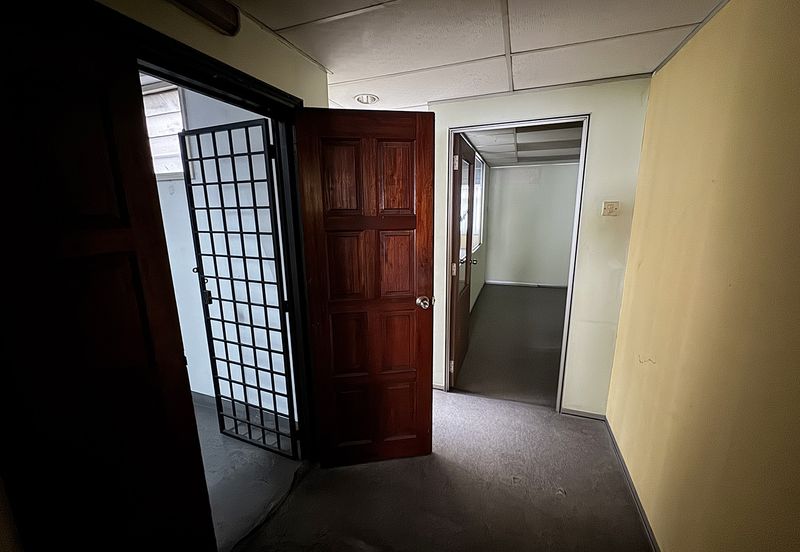 Partilally fitted office