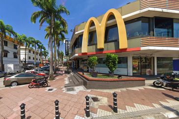 2 storeys shop for rental