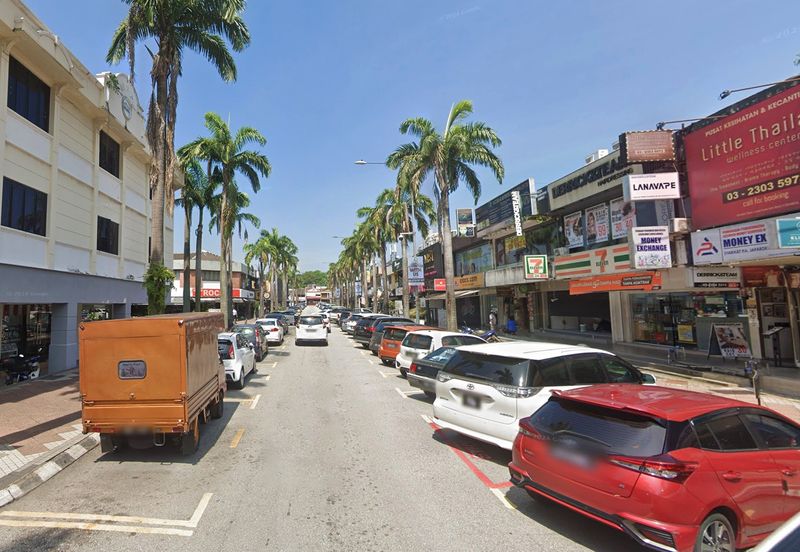 2 storeys shop for rental