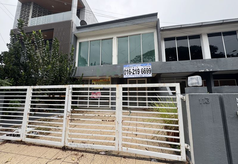 2.5sty shop-office with balcony