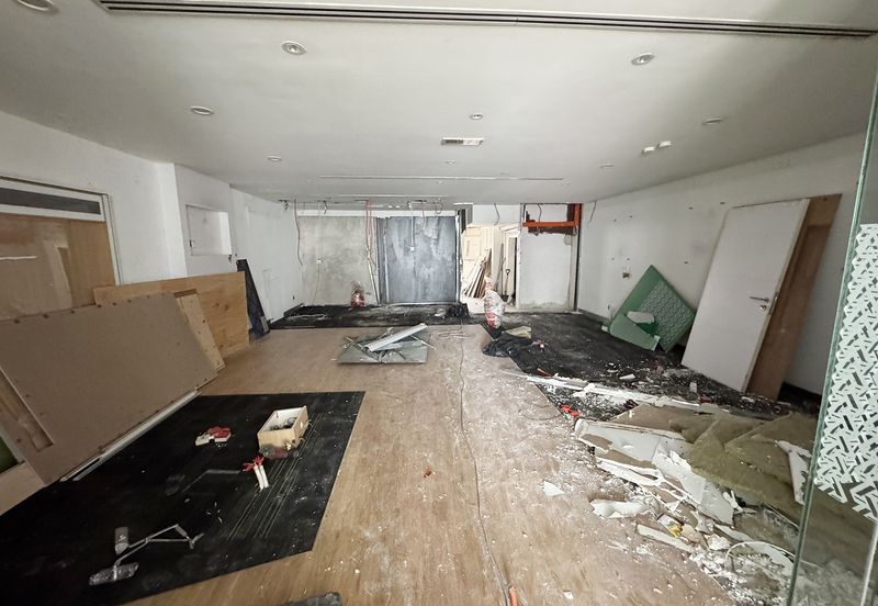 2 storeys shop for rental