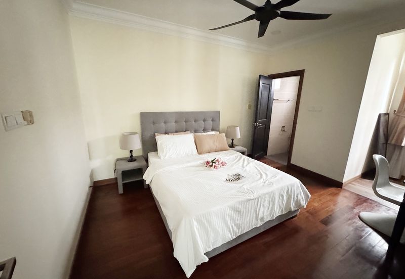 Kiara Peak (Puncak Kiara)