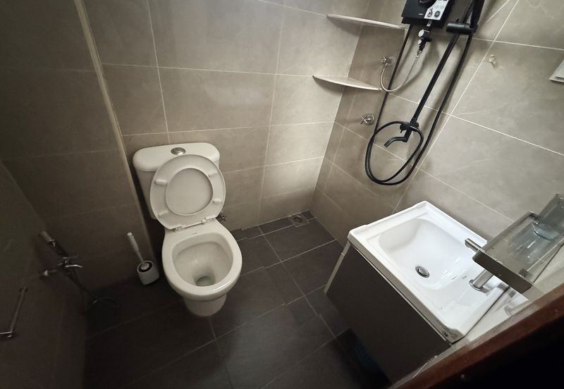 Kiara Peak (Puncak Kiara)