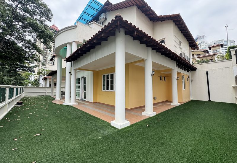 Kiara Peak (Puncak Kiara)