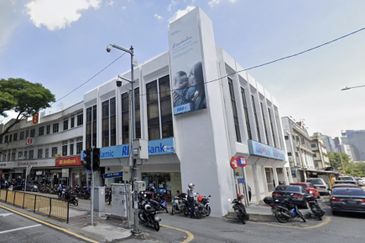 4 storey corner shop