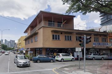 4 storey corner shop