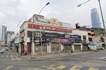 4 storey corner shop