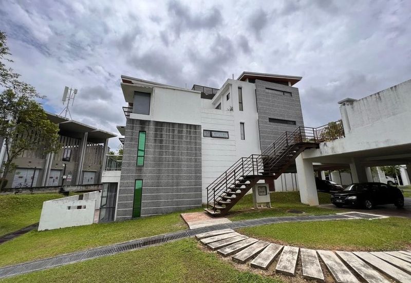 Mozart, Symphony Hills