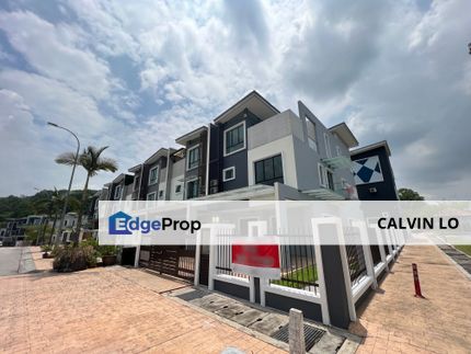 Elevate Your Lifestyle: Kinrara Kingsgate's 3 Sty Superlink Homes, Selangor, Puchong