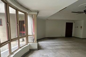 Spring & Summer Villa