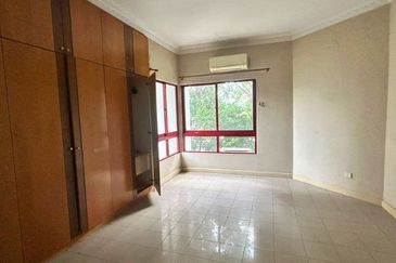 Spring & Summer Villa