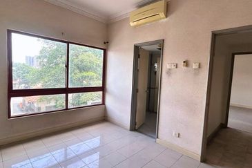 Spring & Summer Villa