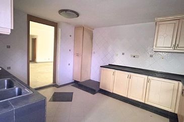 Spring & Summer Villa