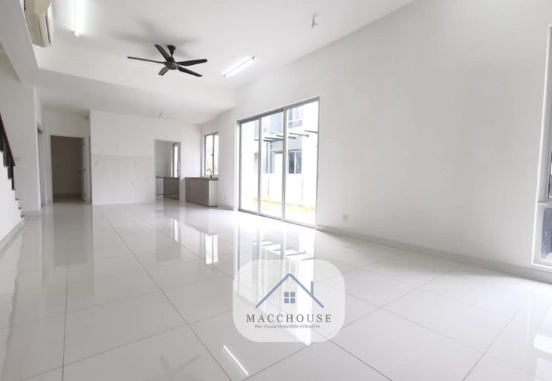 Parkfield Residences, Tropicana Heights