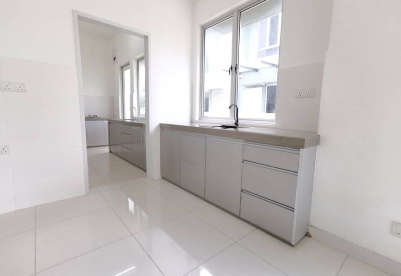 Parkfield Residences, Tropicana Heights