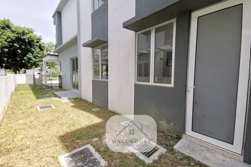 Parkfield Residences, Tropicana Heights