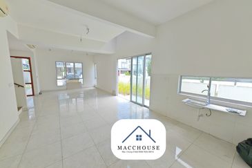 Parkfield Residences, Tropicana Heights