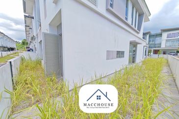 Parkfield Residences, Tropicana Heights