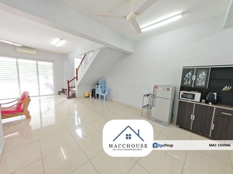 Taman Tiara East [24x70] [Full Aircond] [Facing Lake] [Partly Furnished] @ Tiara East Semenyih, Selangor, Semenyih