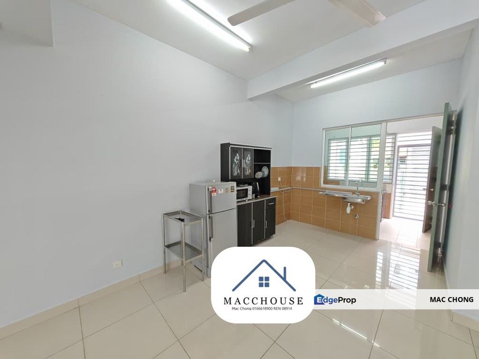 Taman Tiara East [24x70] [Full Aircond] [Facing Lake] [Partly Furnished] @ Tiara East Semenyih, Selangor, Semenyih