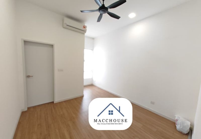 Parkfield Residences, Tropicana Heights