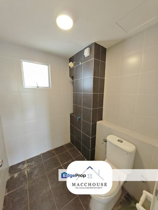 D'Cerrum Apartment with Aircond & Kitchen Table Top Low Floor Unit, Selangor, Semenyih