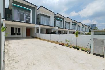 Parkfield Residences, Tropicana Heights