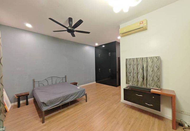 Parkfield Residences, Tropicana Heights