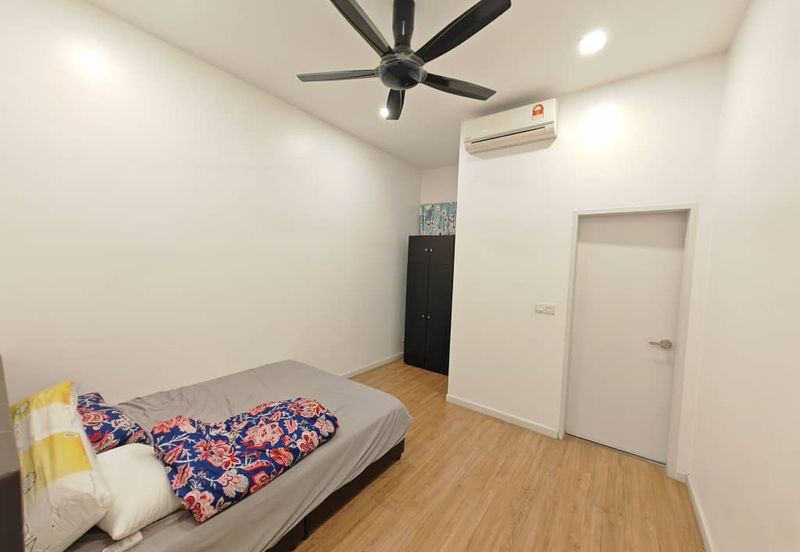 Parkfield Residences, Tropicana Heights