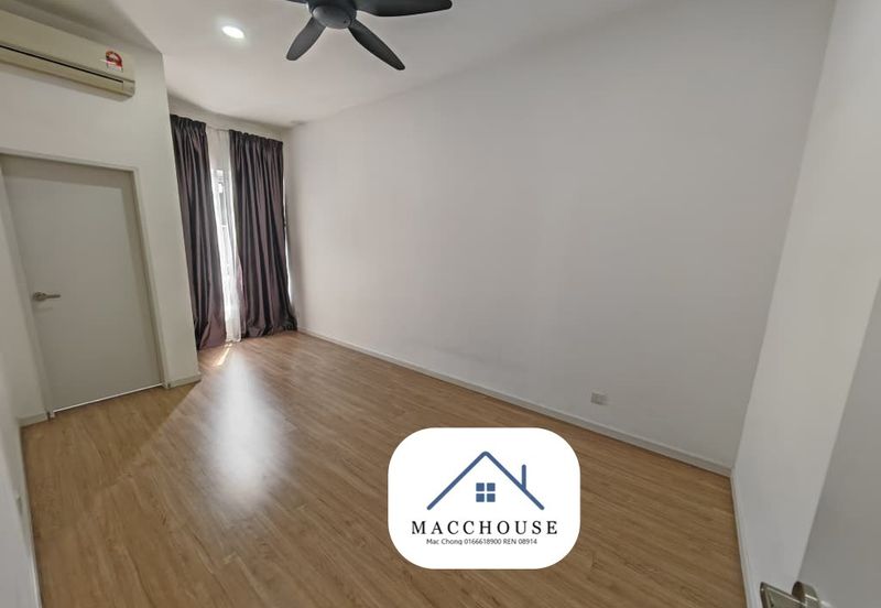 Parkfield Residences, Tropicana Heights