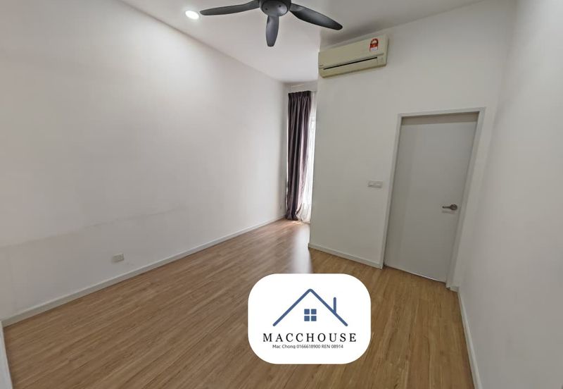 Parkfield Residences, Tropicana Heights