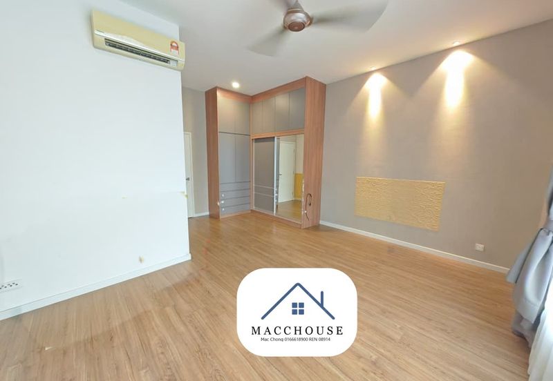 Parkfield Residences, Tropicana Heights