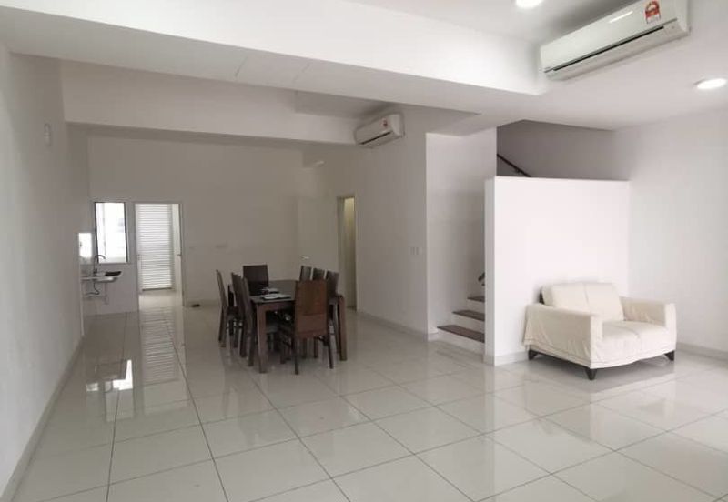 Parkfield Residences, Tropicana Heights