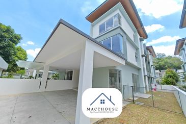 Parkfield Residences, Tropicana Heights